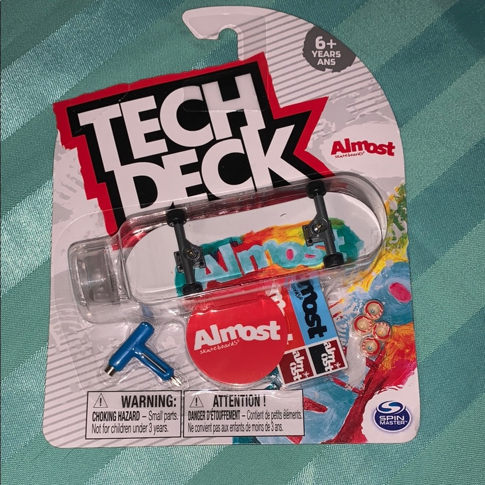 Tech Deck Fingerboard Set - Almost extra wheels and tool